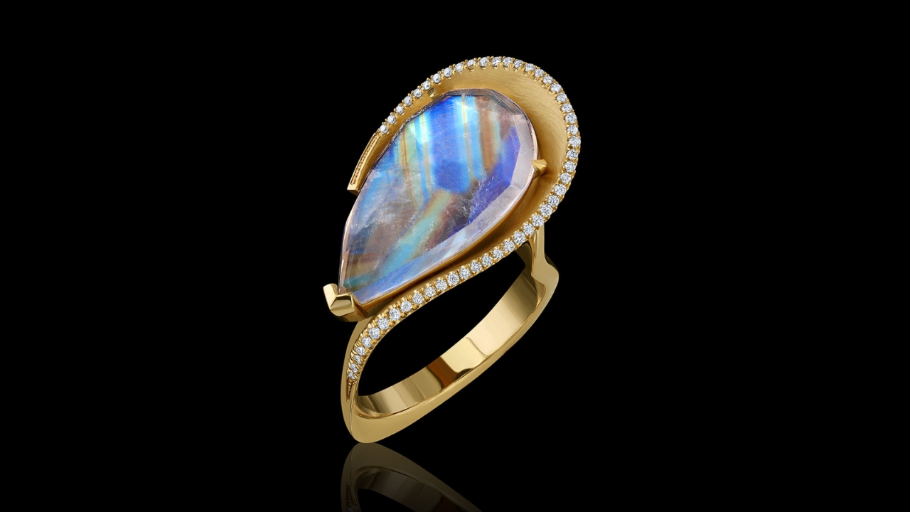 Moonstone Meaning, History and Symbolize