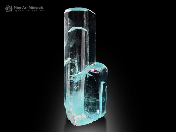 Aquamarine with Helix inclusion from Pakistan