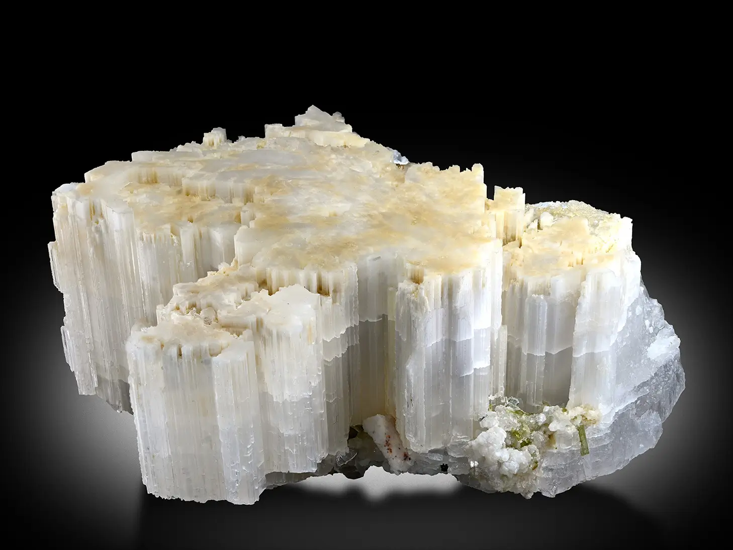 Beryllonite