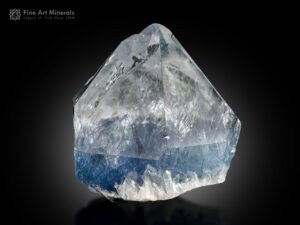 Dumortierite Included Quartz from Vaca Morta quarry, Serra da Vereda, Boquira, Bahia, Brazil.
